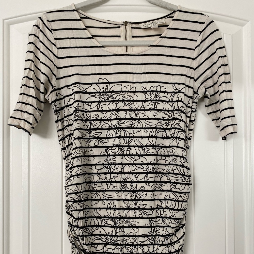 Jessica Simpson Maternity short sleeve cream and black floral shirt size S